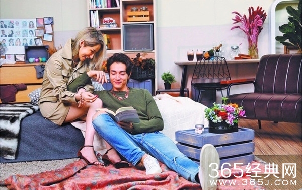 萧亚轩带男友上《吐槽大会》新男友整整小了16岁