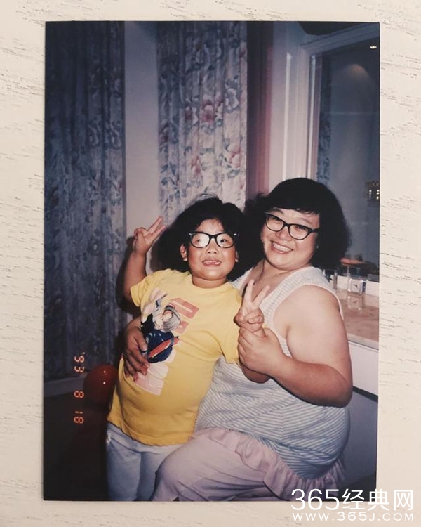 沈殿霞忌日 女儿郑欣宜缅怀母亲感慨她是传奇