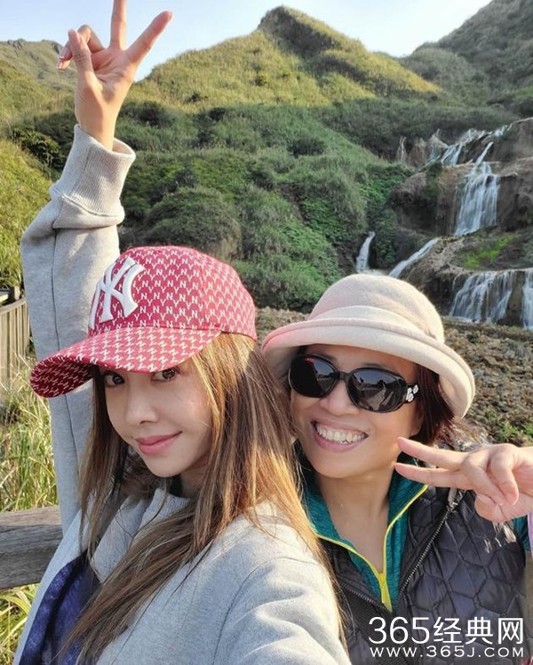 蔡依林在家追剧 沉迷《爱的迫降》 隔空向玄彬示爱