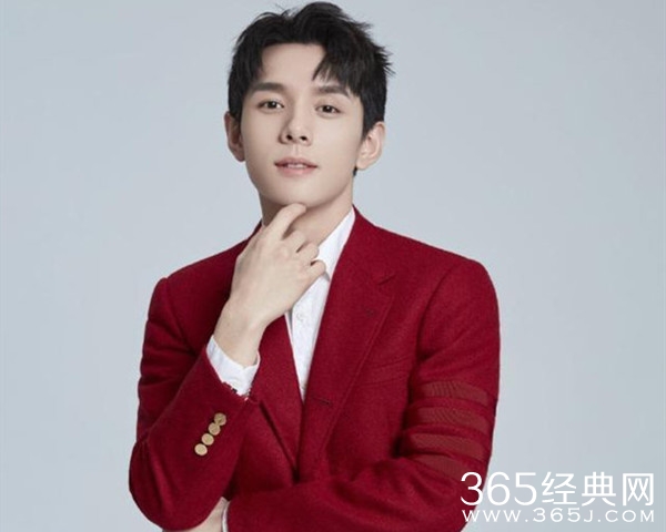 李佳琦飘了？怼粉丝被网暴发长文回应