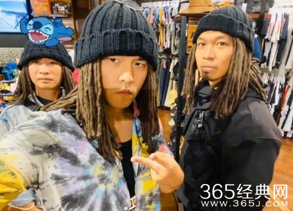 周杰伦脏脏辫自拍照疯传，粉丝根本不敢认