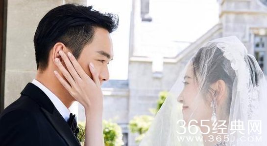 唐艺昕肚子凸起疑似怀孕 张若昀贴心陪伴现身机场