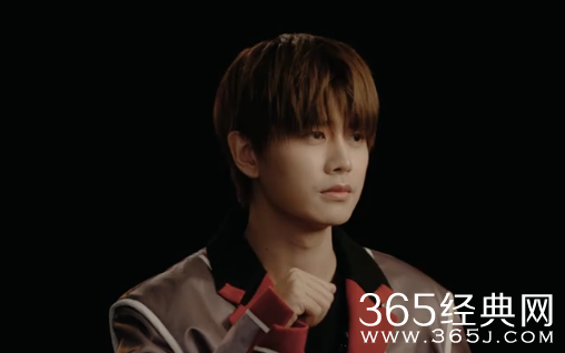 任嘉伦COSMO电子刊花絮预告 做表演者，逆流而上