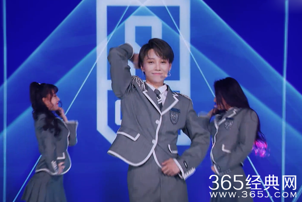 《青春有你2》主题曲公开 刘雨昕初C惊艳全场