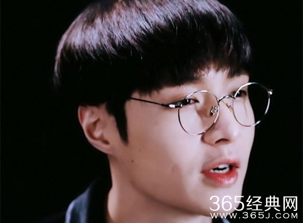 【明星动态大追踪】《我是唱作人2》张艺兴加盟：为了舞台可以放弃生命