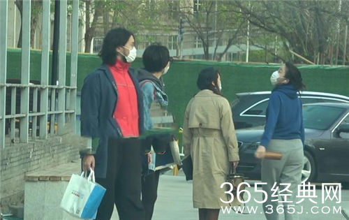 王传君齐溪一同前往朋友聚会 这是在一起了吗？