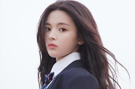 杨超越谈外界评价 不断输出保持积累做真实的自己