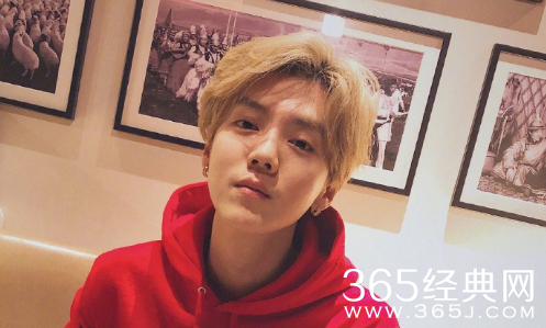 关晓彤为鹿晗庆生 一鹿彤行生日快乐！