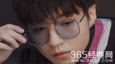 王俊凯NYLON尼龙五月刊封面，少年一直在成长