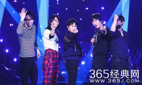 宝藏综艺盘点：歌手2020收官之夜 何炅临场发挥引来网友点赞