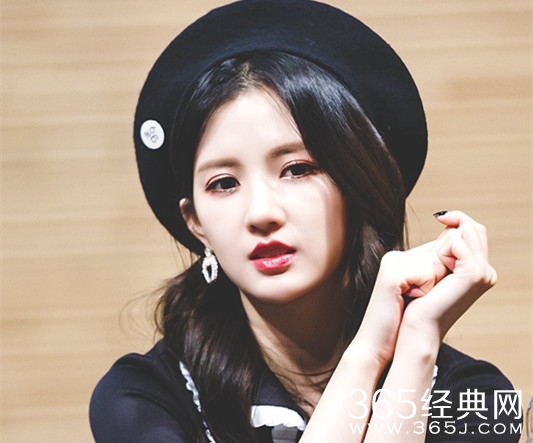 女团中国籍成员刘些宁参加《创造营2020》成出道热门人选