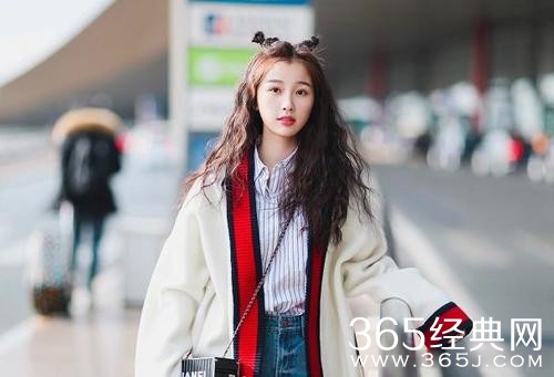 虞书欣家境优渥 名牌大学毕业但又不失低调