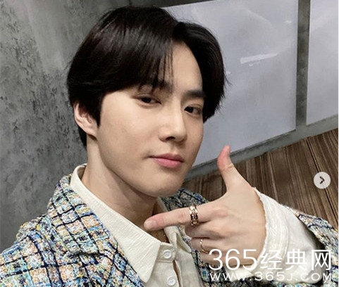 EXO队长金俊勉今日入伍 上传照片与粉丝道别