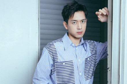 私生代拍越来越猖狂 李现喊话跟拍者：请适可而止