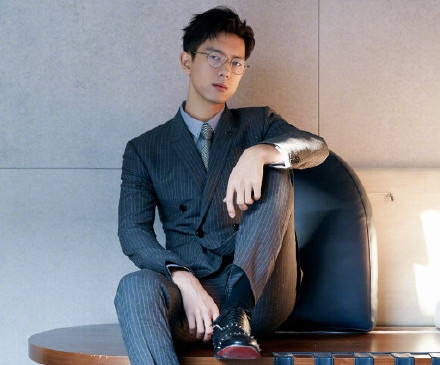 又是代拍和私生 李现发文喊话跟拍者