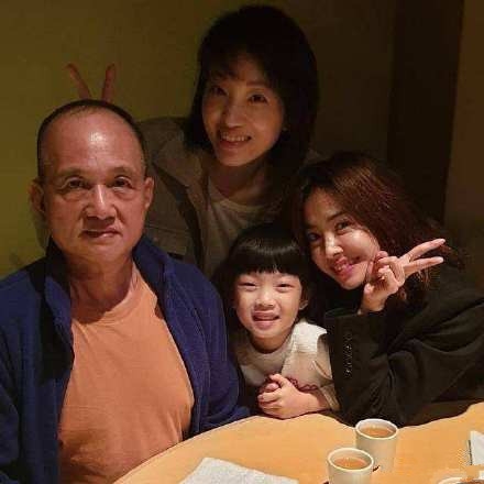 蔡依林父母离婚 蔡爸另娶泰国人为妻育有一子