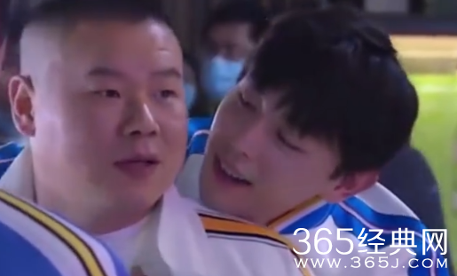 邓伦亲岳云鹏 咖啡牛奶是真的