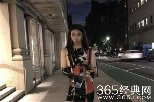 庾澄庆贺儿子哈利高中毕业 疑似回应女装争议