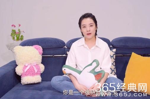 刘璇晒二胎孕肚照 肚子隆起孕征明显