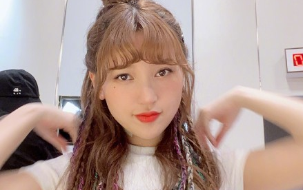 金莎带秤吃饭 女明星真不容易