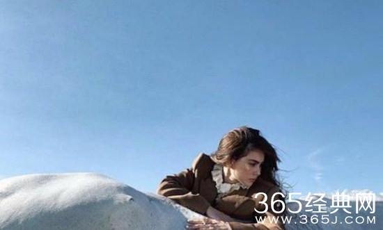 昆凌杂志大片出炉 周杰伦评论：美人胚子