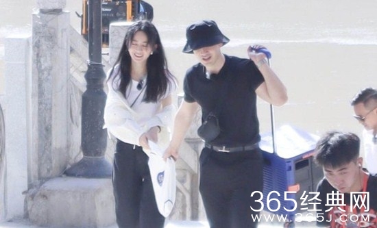 黄晓明回归《中餐厅》第四季  继续担任店长