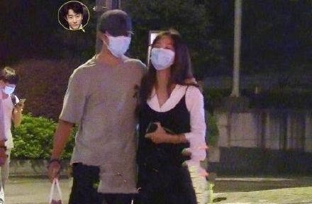 黄轩携女友见长辈  疑似好事将近