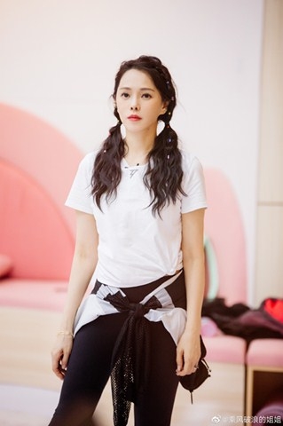 《乘风破浪的姐姐》最新分组  伊能静、黄圣依和张萌一组