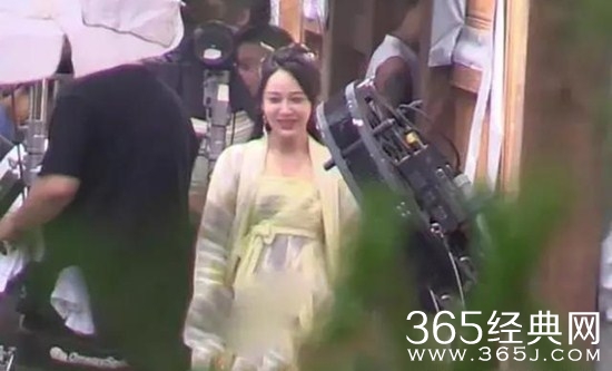 《青簪行》最新路透照曝光  杨紫被吐槽虎背熊腰