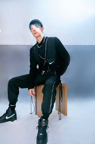 《这！就是街舞》微电影公布  王一博锁链威亚舞帅呆了