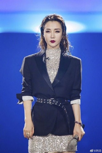 阿朵开直播回应拉票，称：如果复活，一定会好好介绍自己