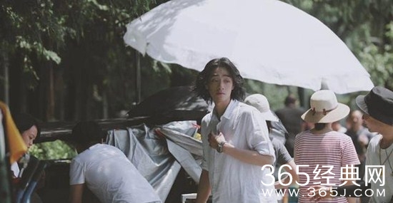 郑云龙淡定拍戏  懒理仝卓的怒火