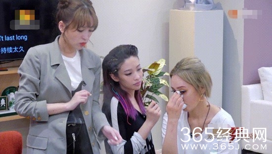 宁静痛哭阿朵被淘汰，网友称：宁静上次哭这么惨还是多尔衮死