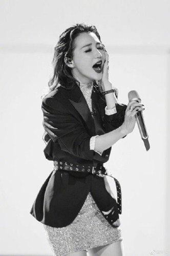 阿朵开直播回应拉票，称：如果复活，一定会好好介绍自己