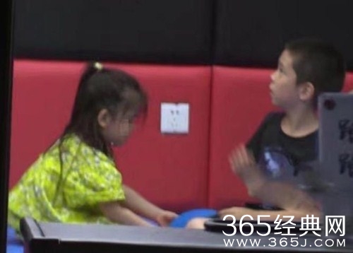 疑似杜江霍思燕女儿曝光，原来嗯哼真的有个妹妹啊！