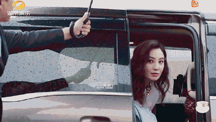 蓝盈莹向郑希怡撒娇要歌  郑希怡直接拒绝