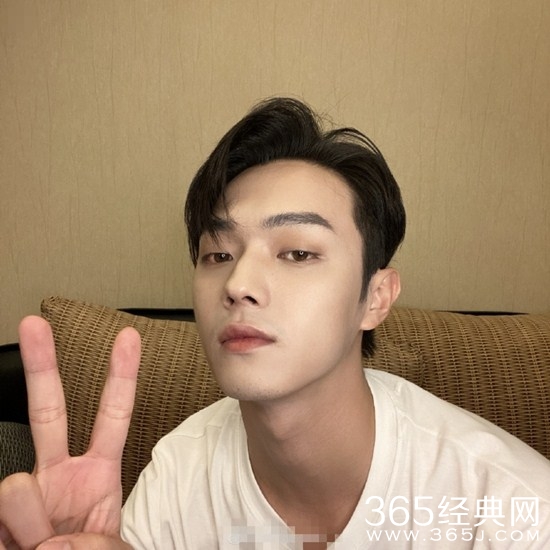 粉丝将许凯打错成徐凯  许凯崩溃：把我的姓都打错了