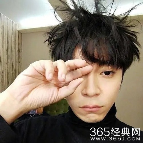 吴青峰著作权案开庭，吴青峰现身法院，称：我真的到现在还不明白，为什么我需要站在这里