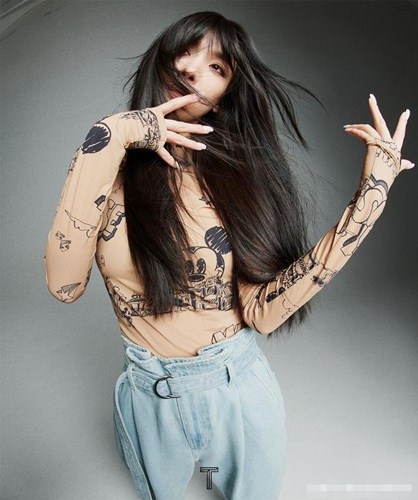 杨幂最新Tmagazine封面曝光  身材纤瘦少女感十足