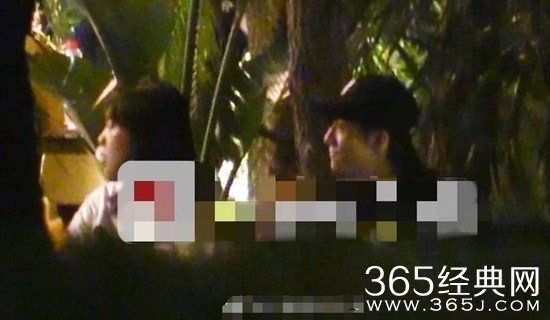 疑似张一山宋妍霏恋情曝光，两人同住一个小区疑似同居