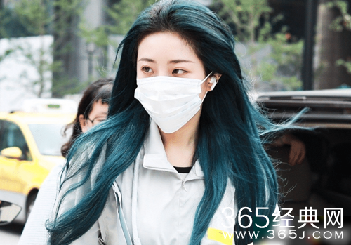 THE9成员齐换新发色  陆柯燃红发，喻言，赵小棠墨蓝色，你最喜欢谁的发色？