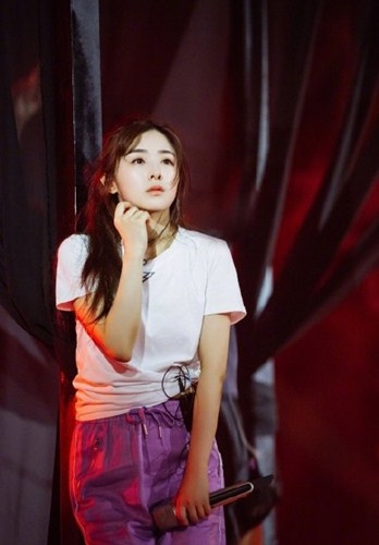 《乘风破浪的姐姐》张含韵非洲舞solo得票147票，排名第一