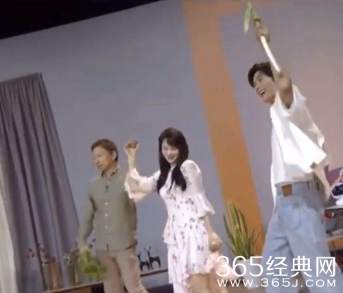伊能静、张朝阳直播带货  直播中二人大跳“无价之姐”
