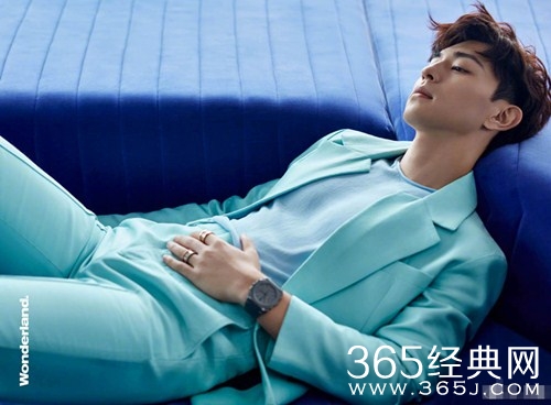 邓伦雨中天台大片曝光  网友惊叹：太帅了！