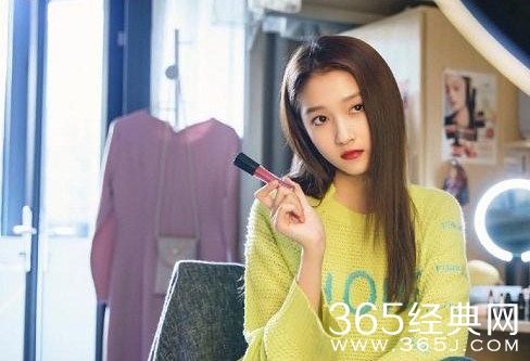 江疏影发文感谢关晓彤：以后我们就是“借你衣穿式友谊”了