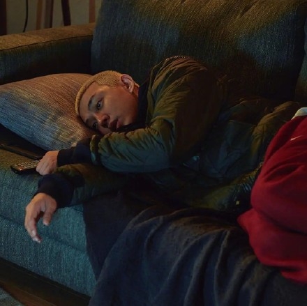 朴信惠新片《活着》蝉联韩国票房冠军