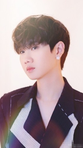 何炅、宋威龙等都在祝福汪苏泷快乐，这到底是怎么回事？