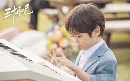 《三十而已》唯一的好男人的许子言是谁饰演的？