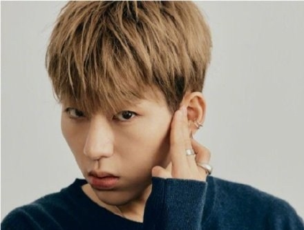 韩国知名歌手ZICO今日入伍，网友称：期待归来！