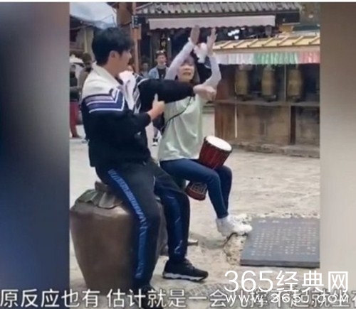 郭京飞王珞丹坐景区雕像引发巨大争议